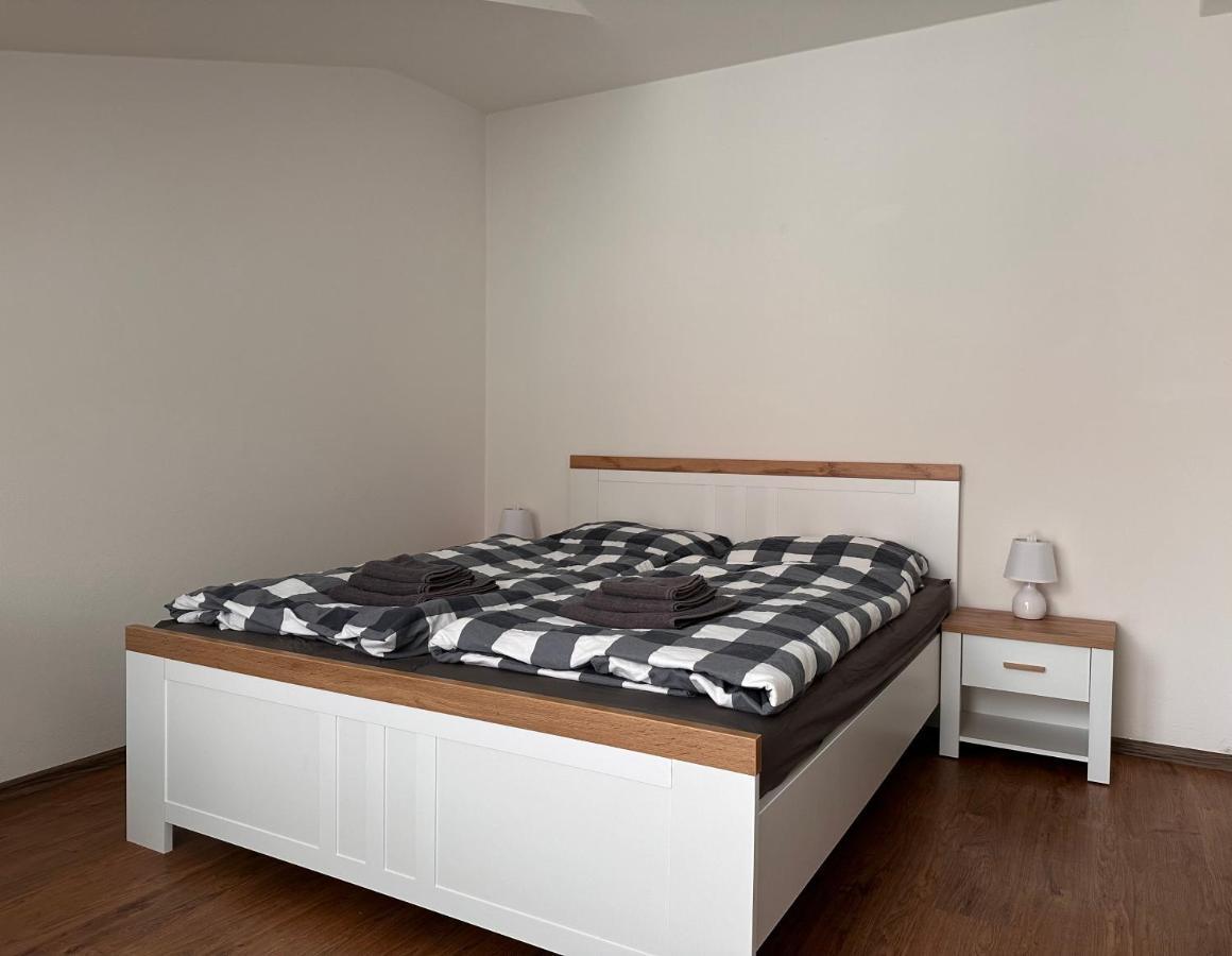 Apartman Ab Kryte Parkovani Zdarma Ceske Budejovice Extérieur photo